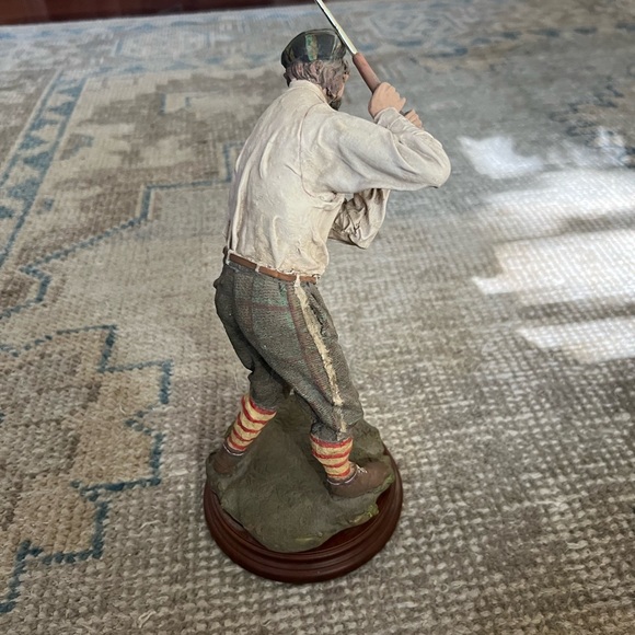 Handsome Golfer Statue From St Andrew’s Great Gift - Picture 3 of 9